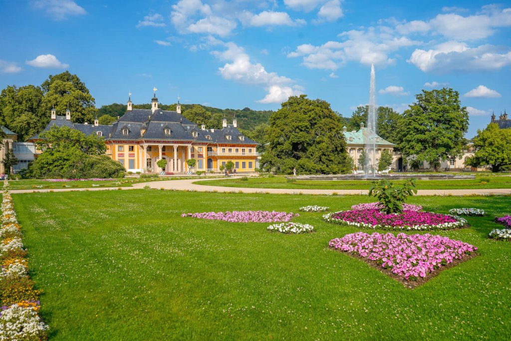 Blick in den barocken Park von Schloss Pillnitz